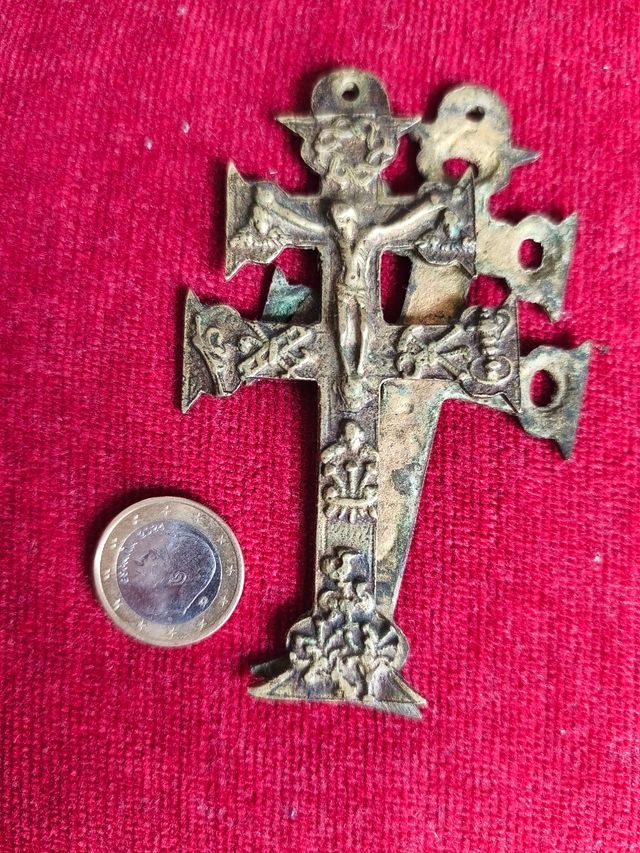 Cruz de Caravaca antigua de bronce 