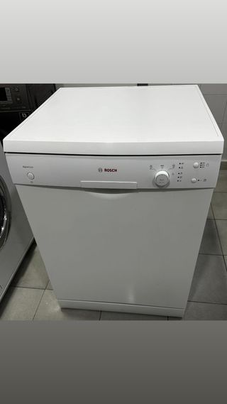 LAVAVAJILLAS MARCA BOSCH EN BLANCO 