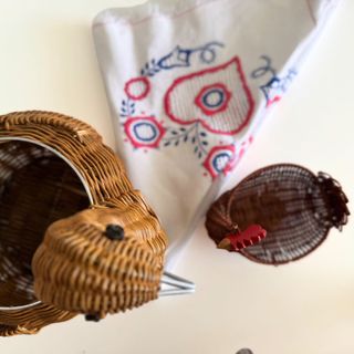 Par de Cestas Gallina Mimbre