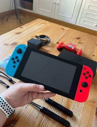 Nintendo Switch + Pokémon Spada e Scudo
