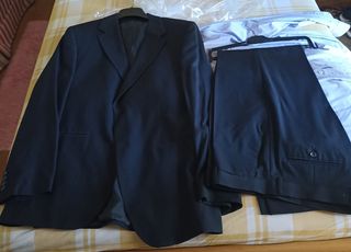 Traje de caballero azul marino como nuevo