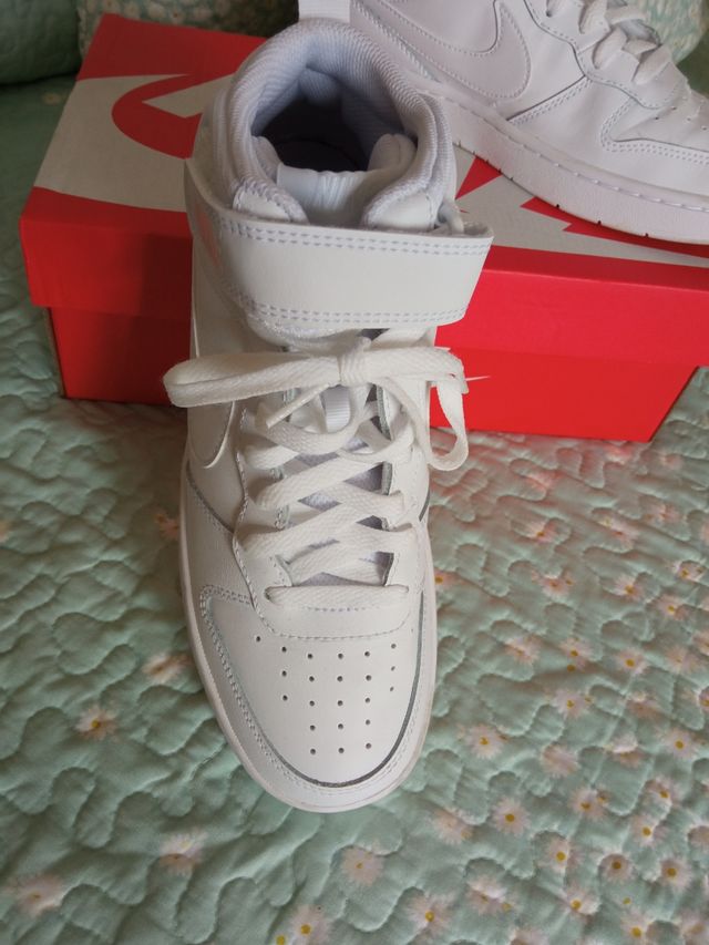 Botín deportivo Nike blanco talla 39