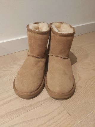 CAMBIO UGG Australia  Talla 41  por talla 39/ 40