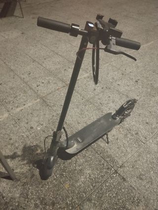 Patinete eléctrico la bateria dura unos 20kil