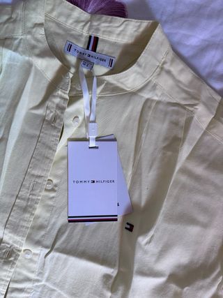 Camiseta Tommy Hilfiger Talla XS 34 con etiqueta