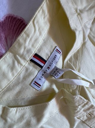 Camiseta Tommy Hilfiger Talla XS 34 con etiqueta