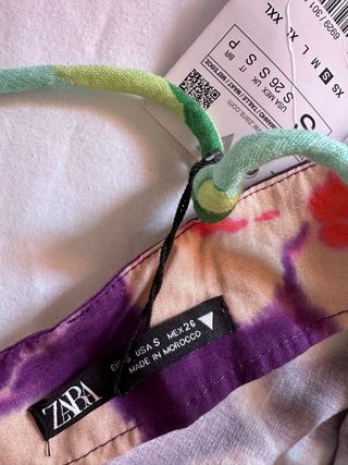 Vestido Zara Morado Talla S con etiqueta