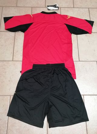 Kit calcio Legea rosso/nero taglia L