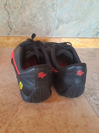 Tenis Puma Ferrari Negros y Rojos