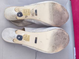 Zapatos de tacón membur beige y oro