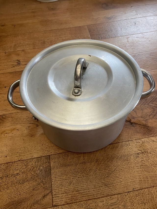 Olla de aluminio 24 cm