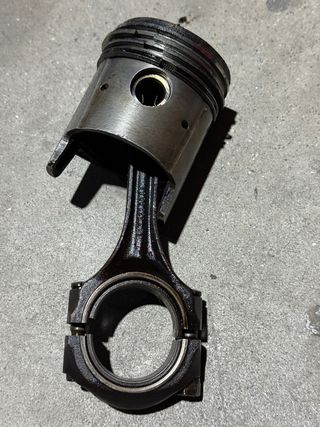 Biela Motor Mercedes M180