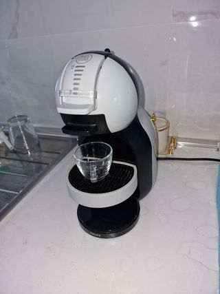 Macchina caffè Nescafé Dolce Gusto