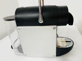 Cafetera Nespresso Pixie— USADO