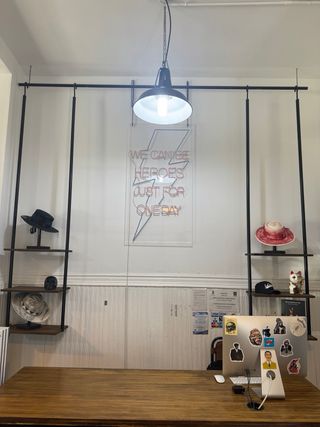 Mobiliario para tienda de ropa, estilo industrial 