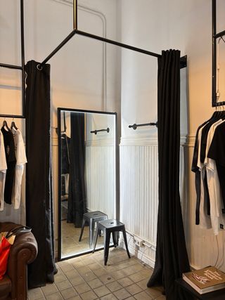 Mobiliario para tienda de ropa, estilo industrial 