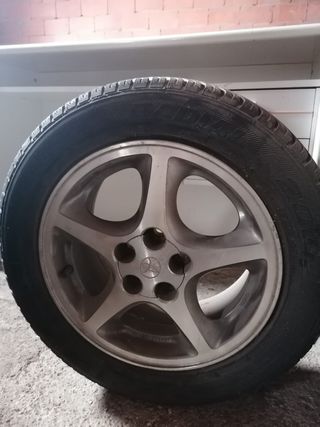 Llantas y Neumáticos de Coche