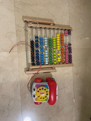 Juguetes, libros y accesorios varios para bebé