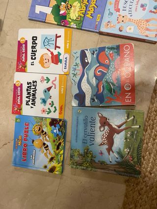 Juguetes, libros y accesorios varios para bebé