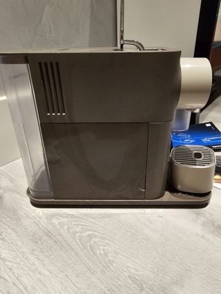 Cafetera Nespresso Latissima One DeLonghi