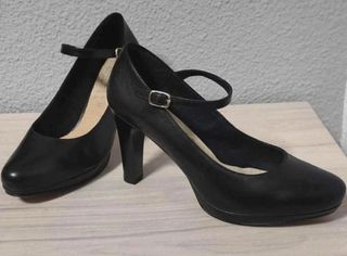 ZAPATOS DE TACÓN CON HEBILLA 