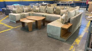 Sofá Marroquí Beige y Dorado