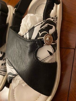 Sandálias Versace Tamanho 29