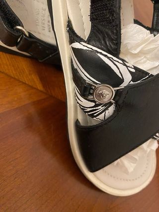 Sandálias Versace Tamanho 29