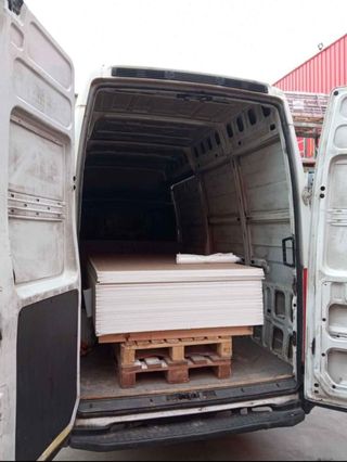 Servicios de transportes y mudanzas