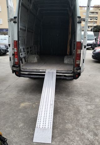 Servicios de transportes y mudanzas