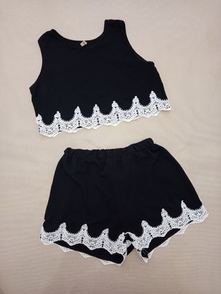 Conjunto negro mujer con encaje