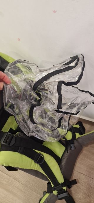 Mochila portabebés montaña.