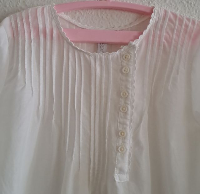 Camisa niña batista perforada, puntilla✅️Muy Nueva