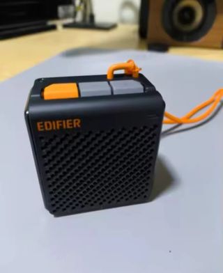 Altavoz Bluetooth 5.3 Edifier Portátil Impermeable