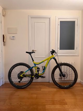 Bicicleta Enduro Giant Reign