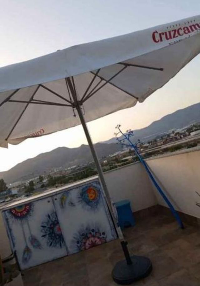 Sombrilla Cruzcampo Blanca Nueva a estrenar