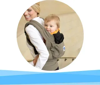 Mochila portabebés ergonómica. 