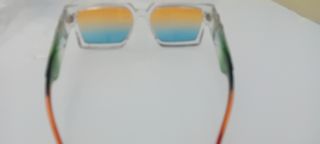 Occhiali da sole da donna multicolore molto bello