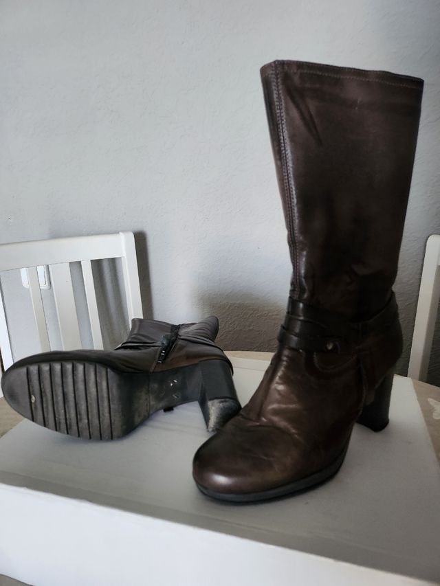 Botas de piel de media pantorrilla