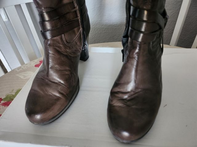 Botas de piel de media pantorrilla