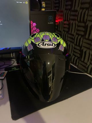 Capacete Arai size M com intercomunicador