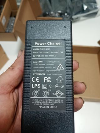 Cargador 42V 2A para Xiaomi y SmartGyro