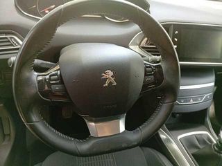 Peugeot 308 PureTech 130 SANDS Allure 96 kW (130 CV)
