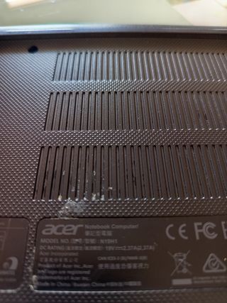 Computer portatile Acer, senza caricabatterie 