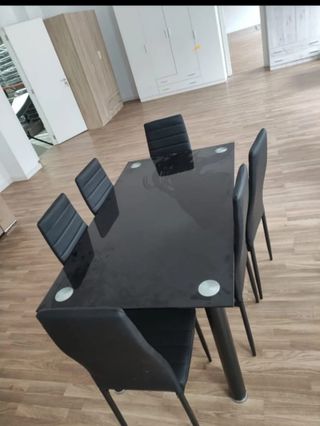 Mesa de comedor moderna cristal negro