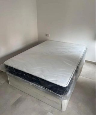 Canapé blanco de tela