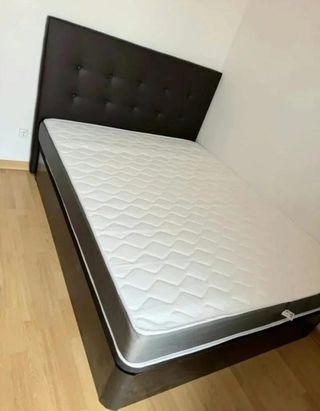 Canapé blanco de tela