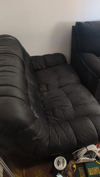 Sillón de cuero negro