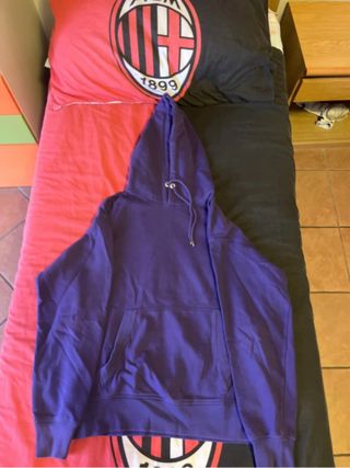 Felpa viola con cappuccio
