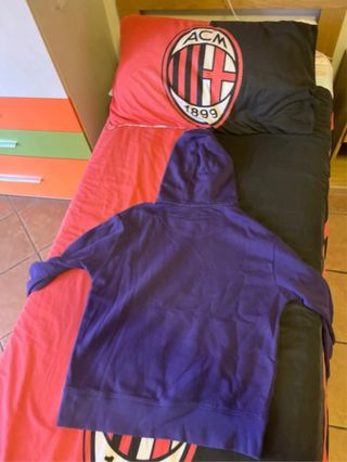 Felpa viola con cappuccio